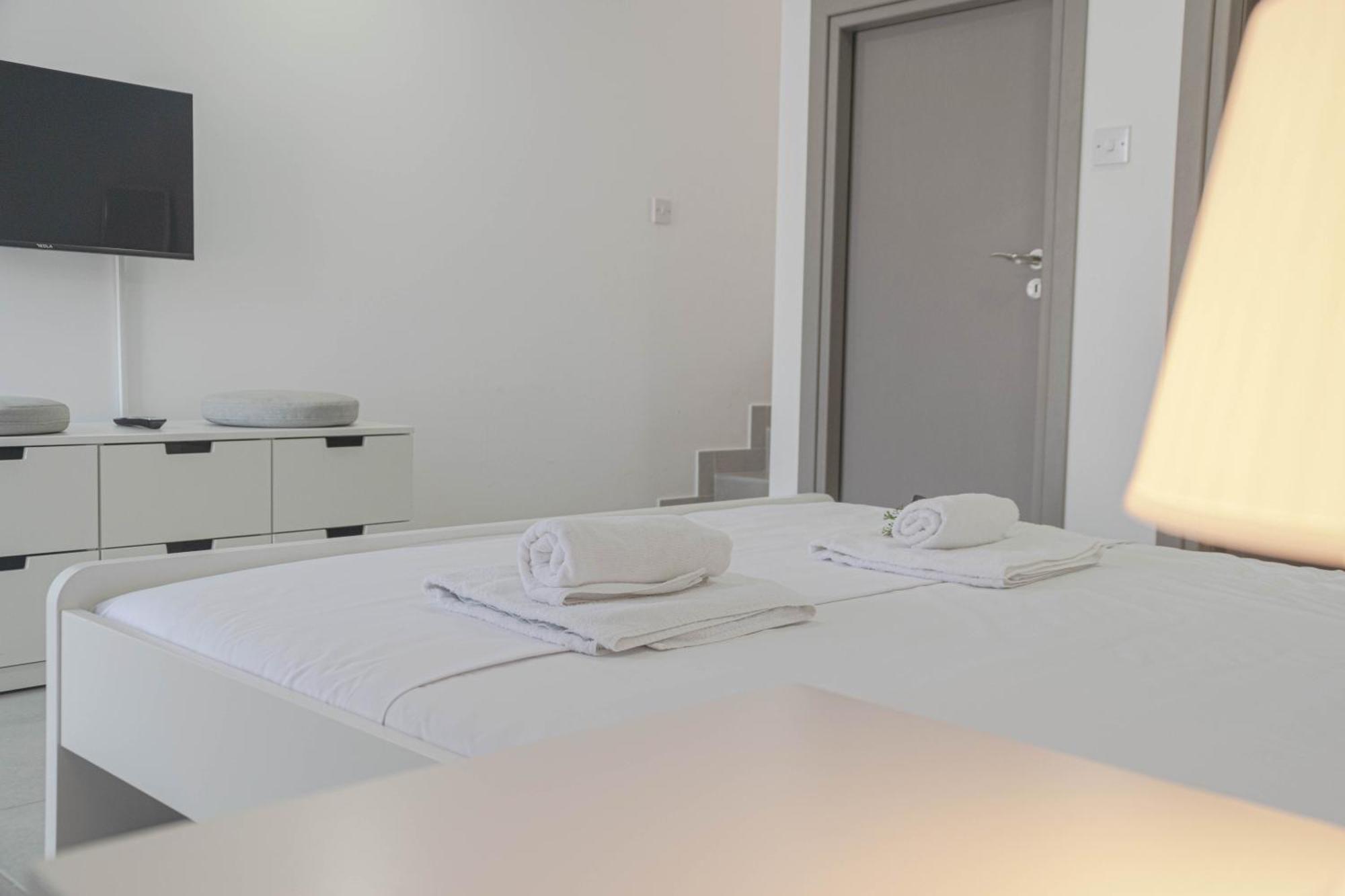 Sandy Beach Complex 페르볼리아 외부 사진